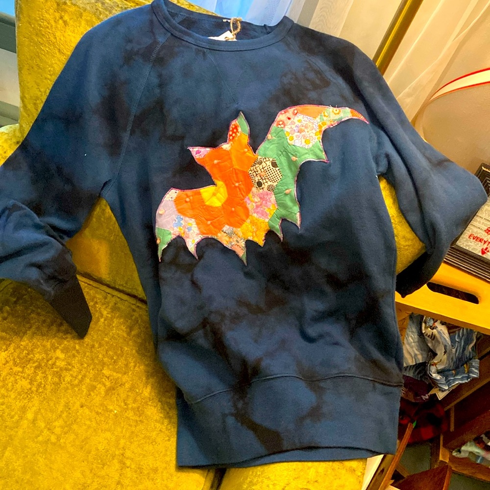 Spooky season quilted bat crew neck size small